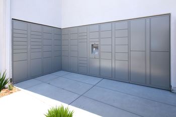 Outdoor parcel lockers